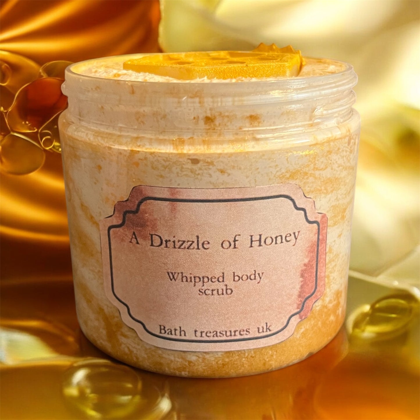 A drizzle of honey whipped body scrub 💫