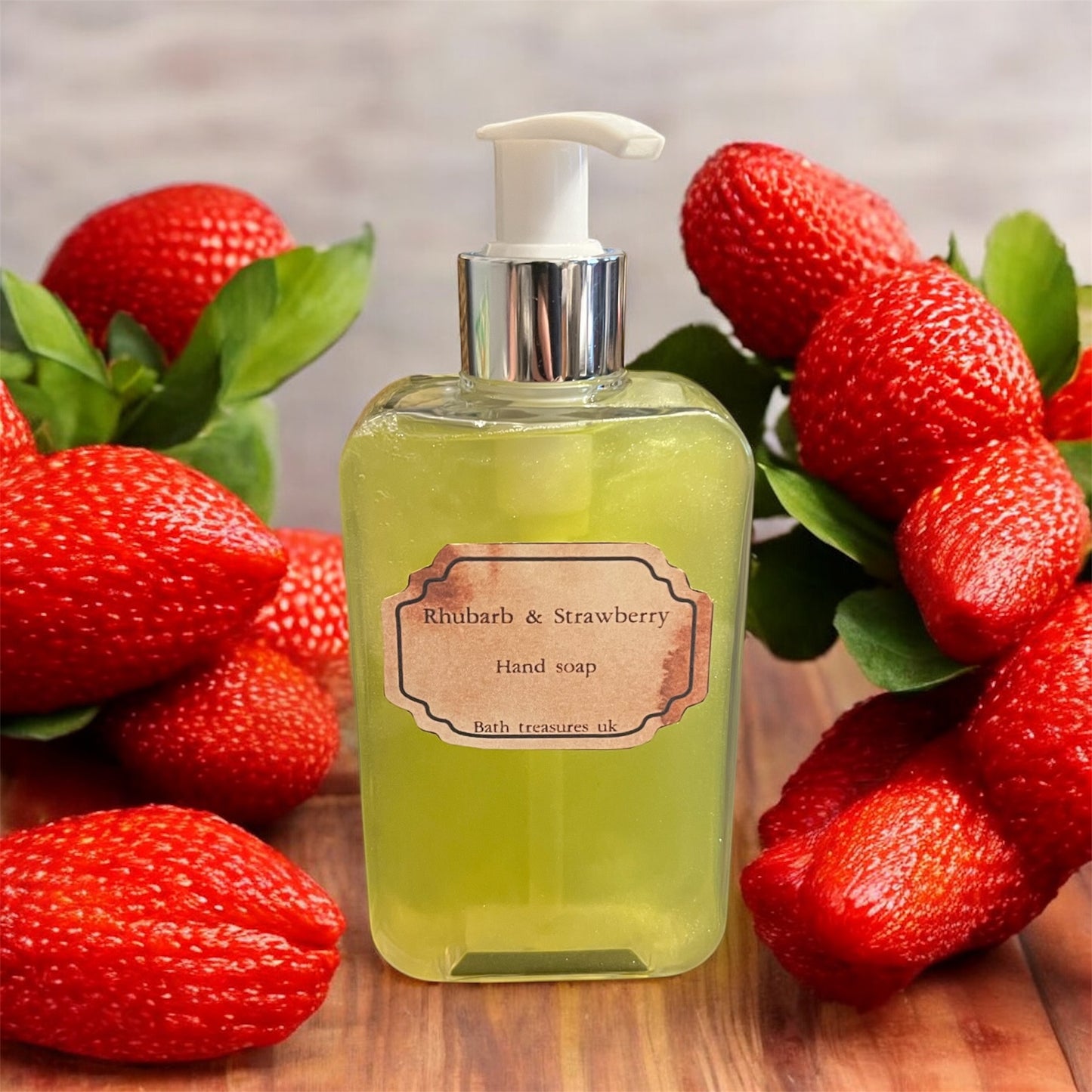 Rhubarb & Strawberry hand soap 💫
