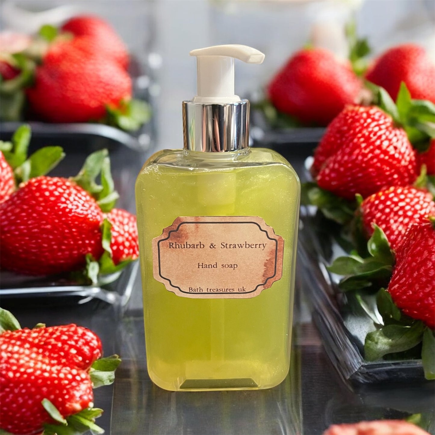 Rhubarb & Strawberry hand soap 💫