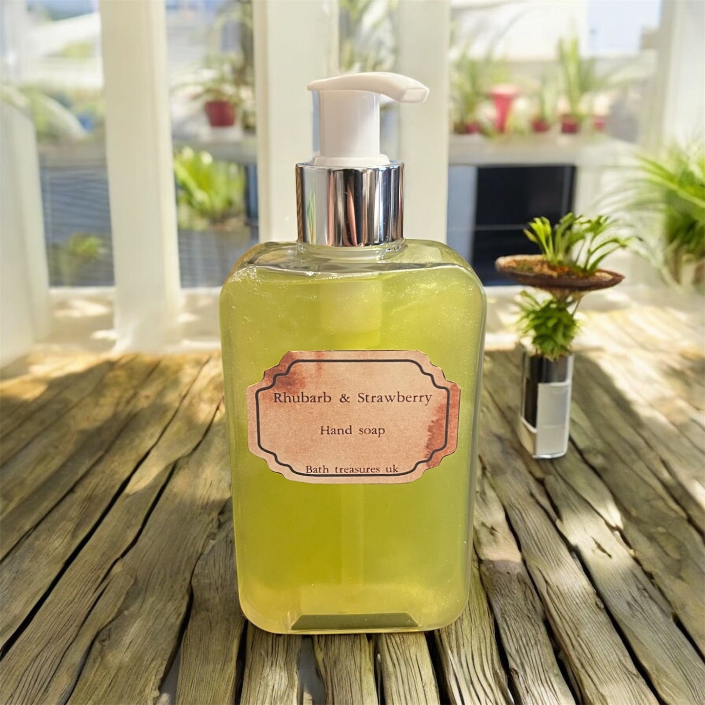 Rhubarb & Strawberry hand soap 💫