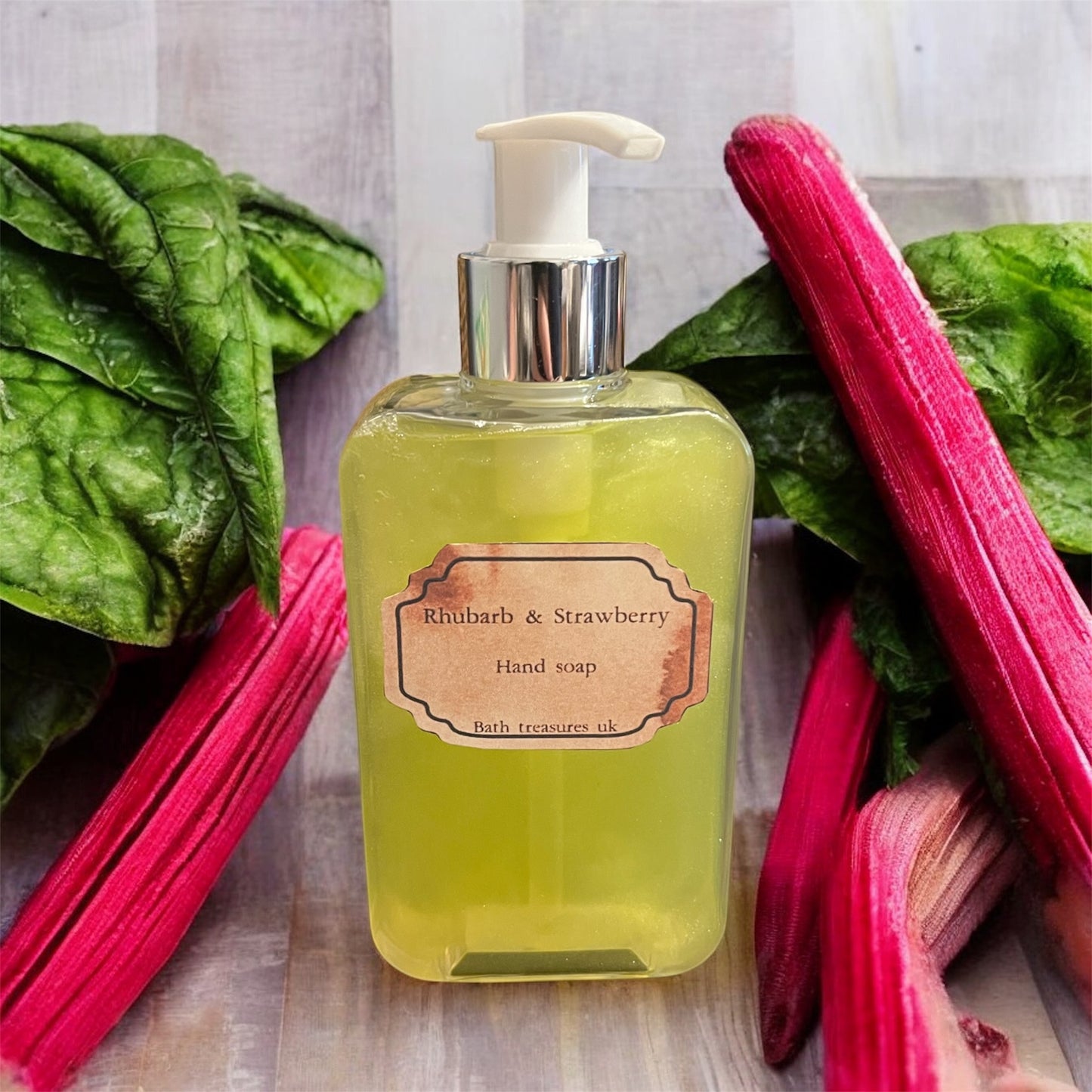 Rhubarb & Strawberry hand soap 💫