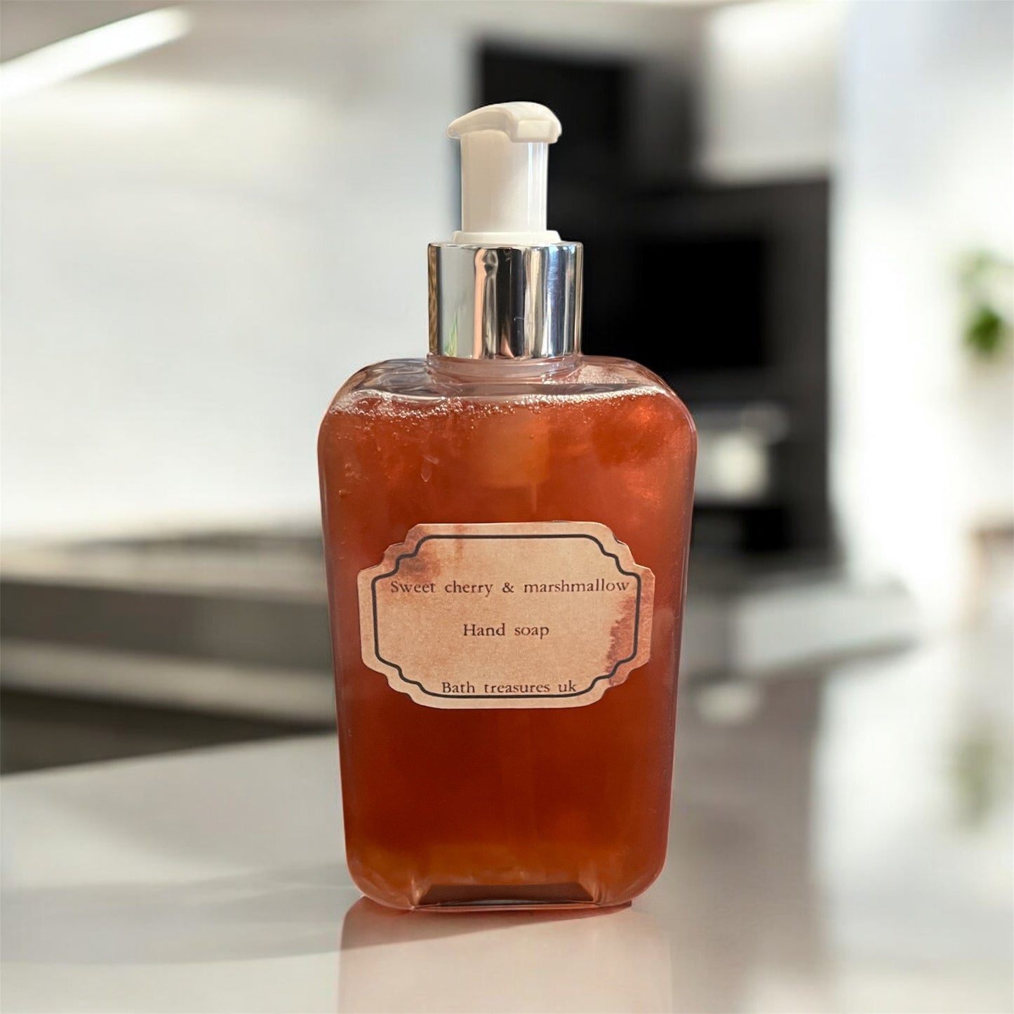 Sweet cherry & marshmallow hand soap 💫