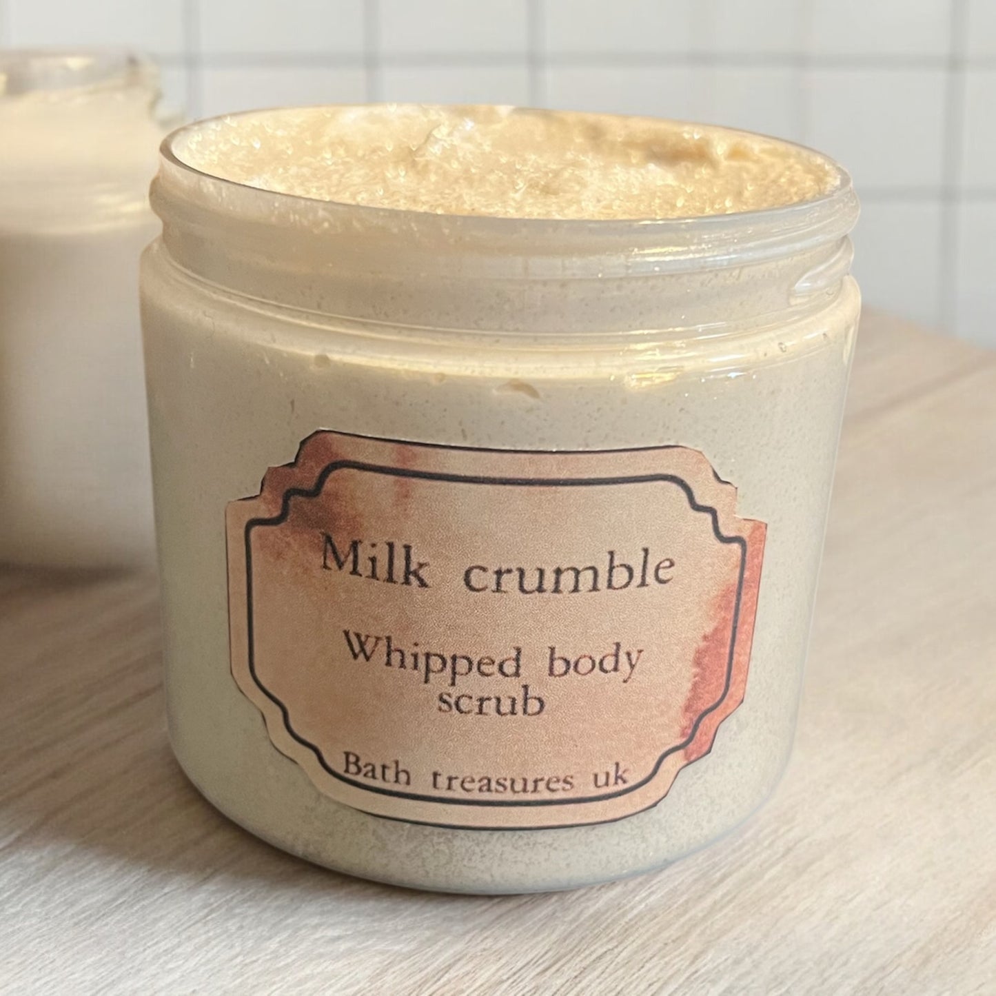 Milk crumble whipped body scrub 💫