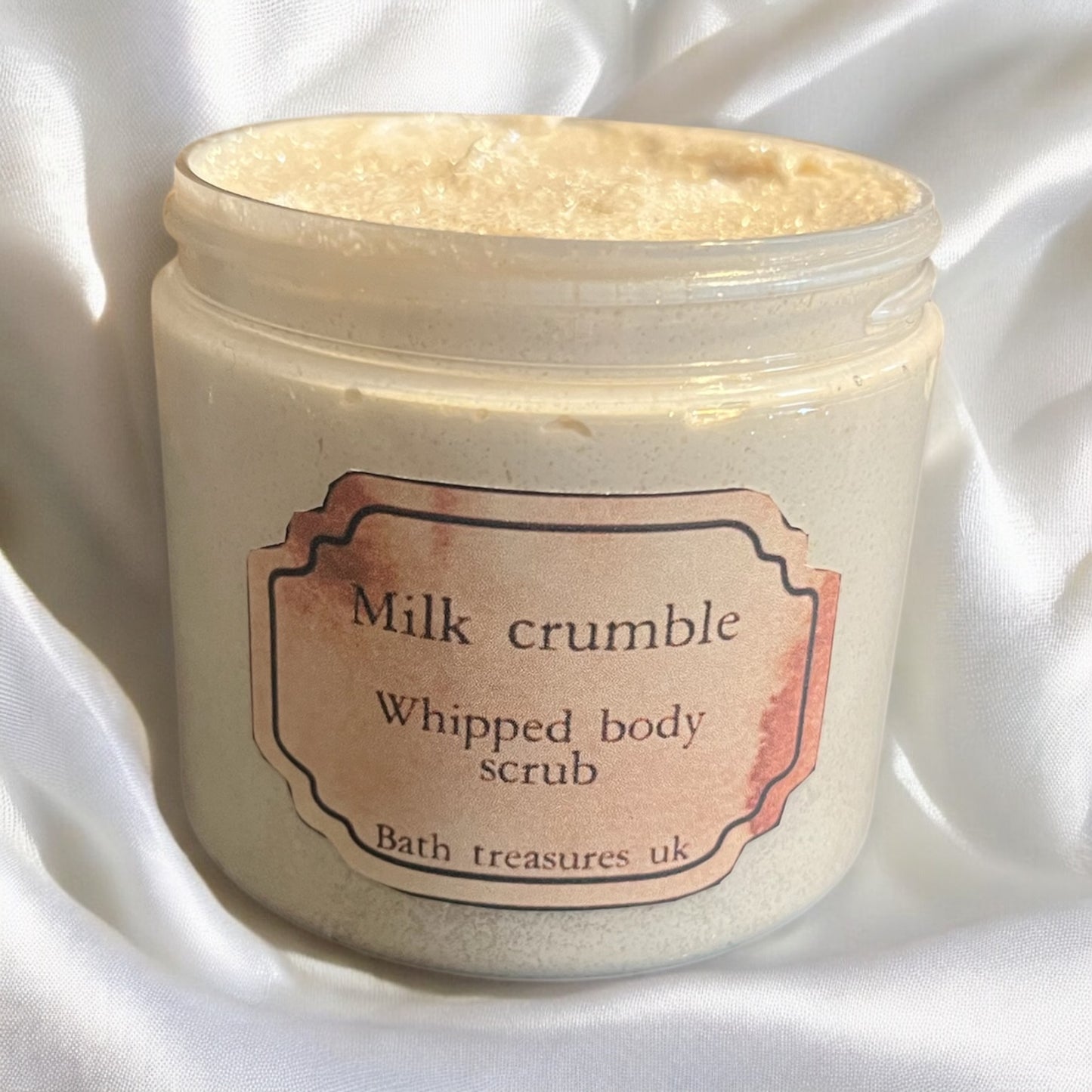 Milk crumble whipped body scrub 💫