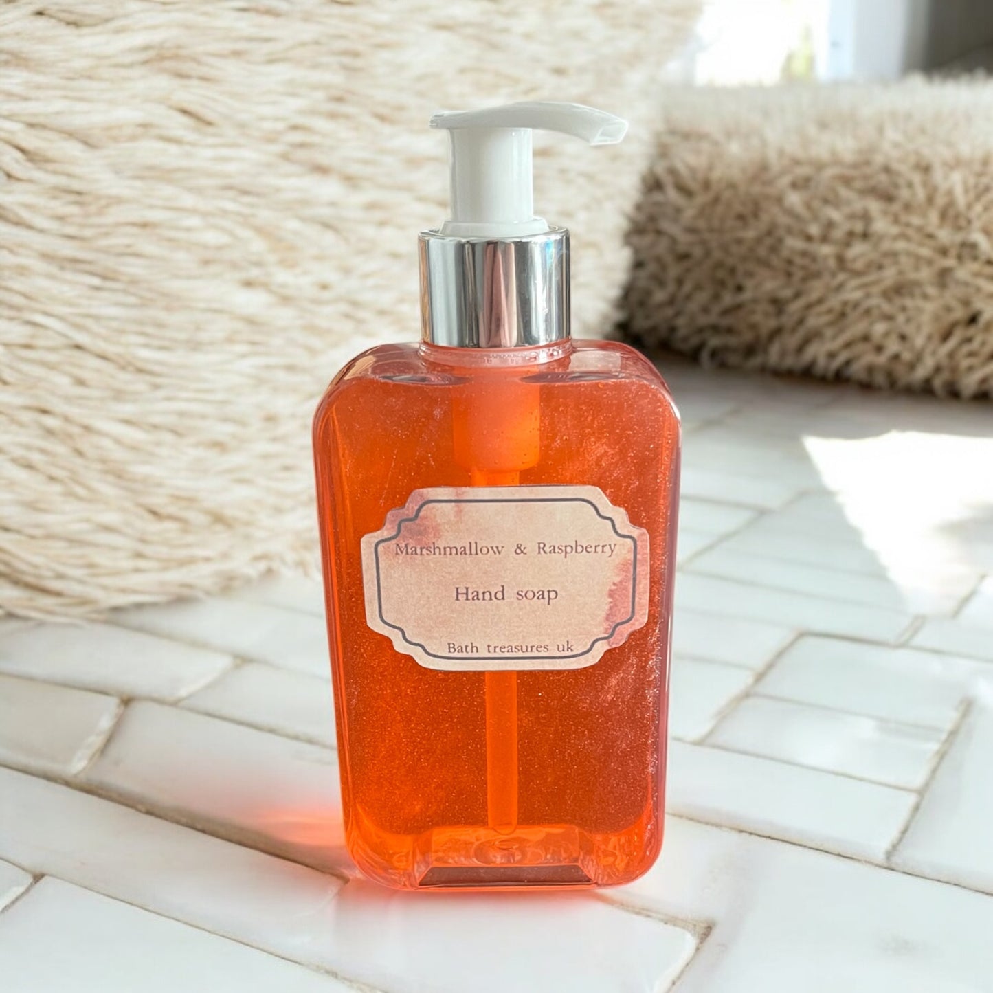 Marshmallow & Raspberry hand soap 💫