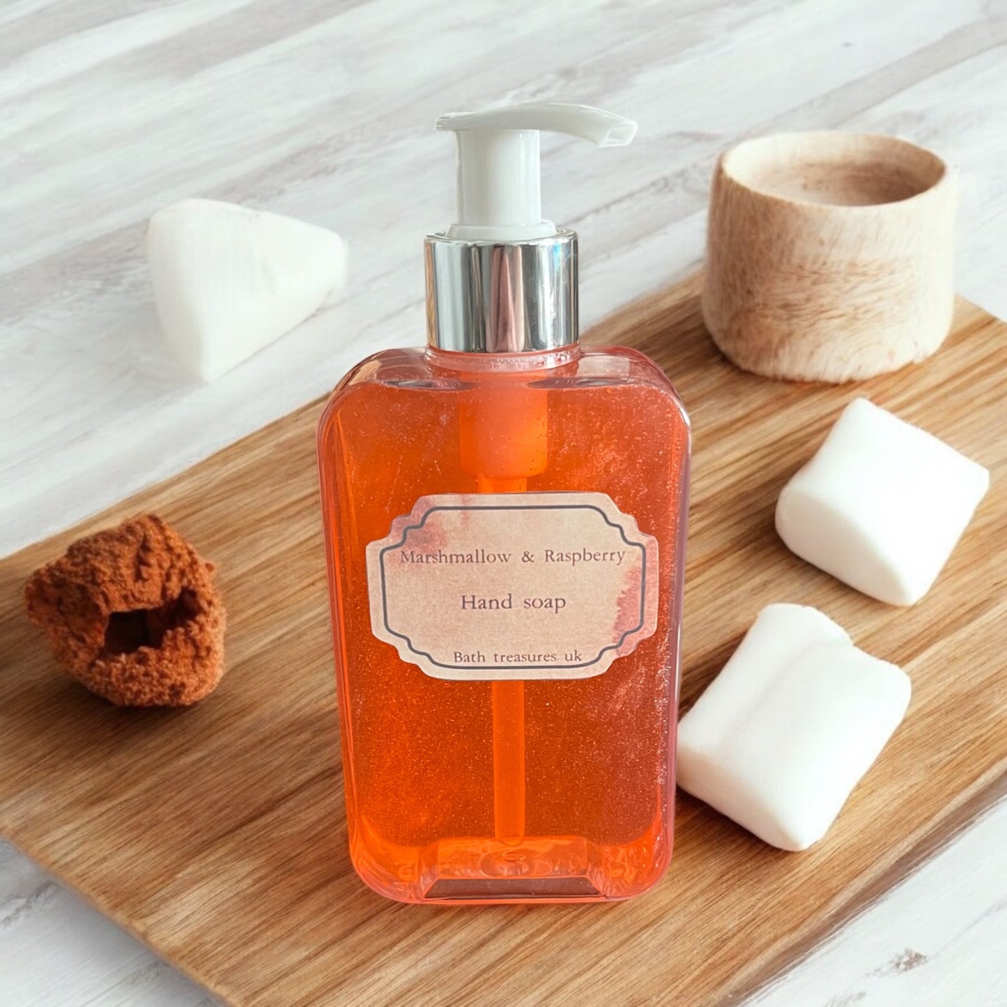 Marshmallow & Raspberry hand soap 💫