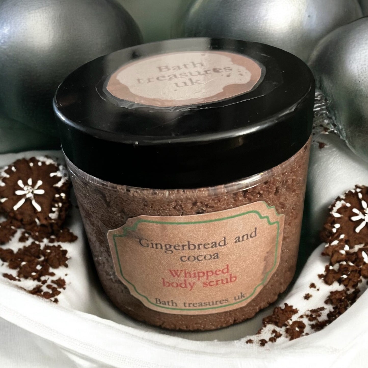 Gingerbread and cocoa whipped body scrub 💫