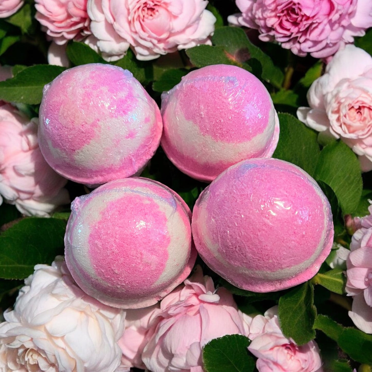 Marshmallow and raspberry bath bomb 💫