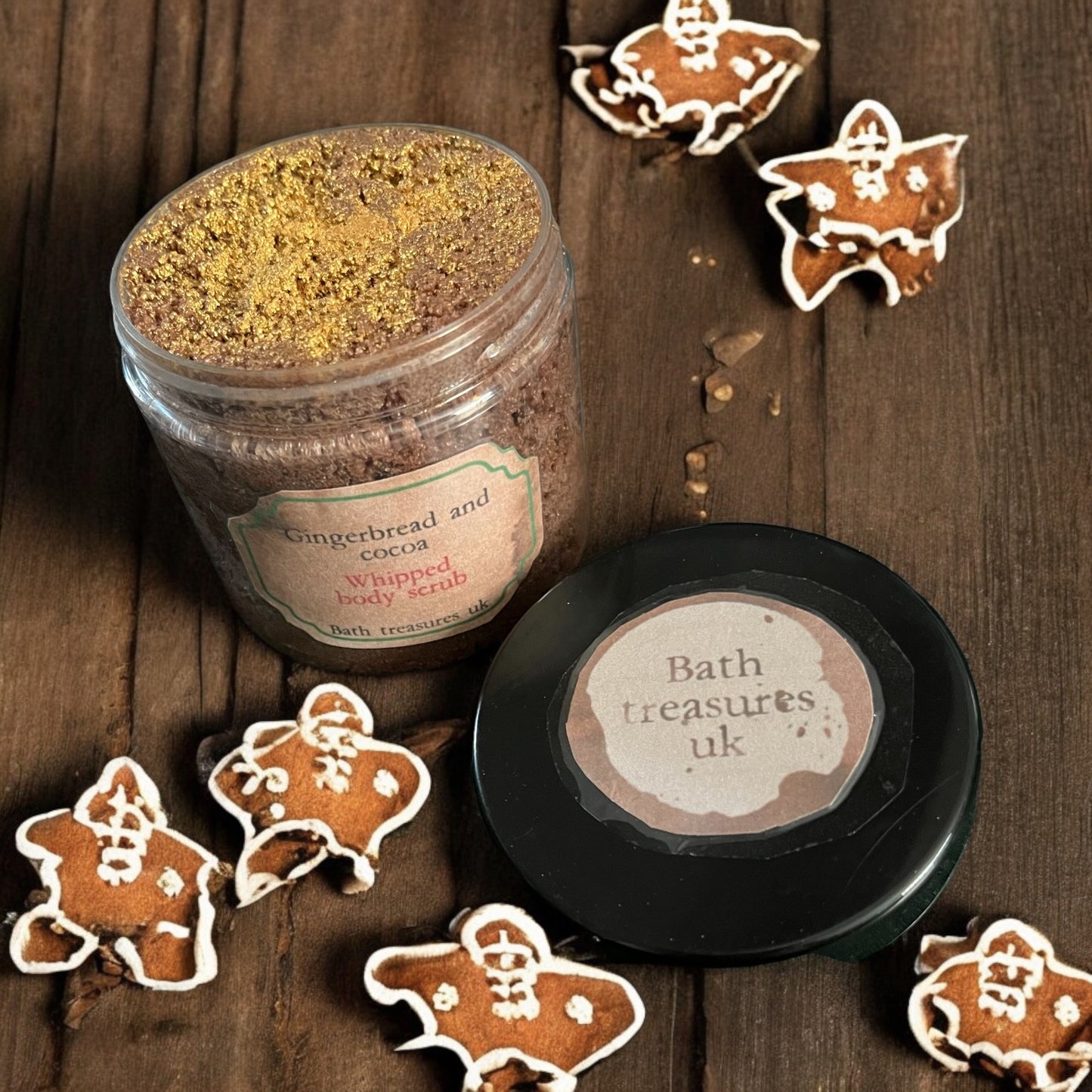 Gingerbread and cocoa whipped body scrub 💫