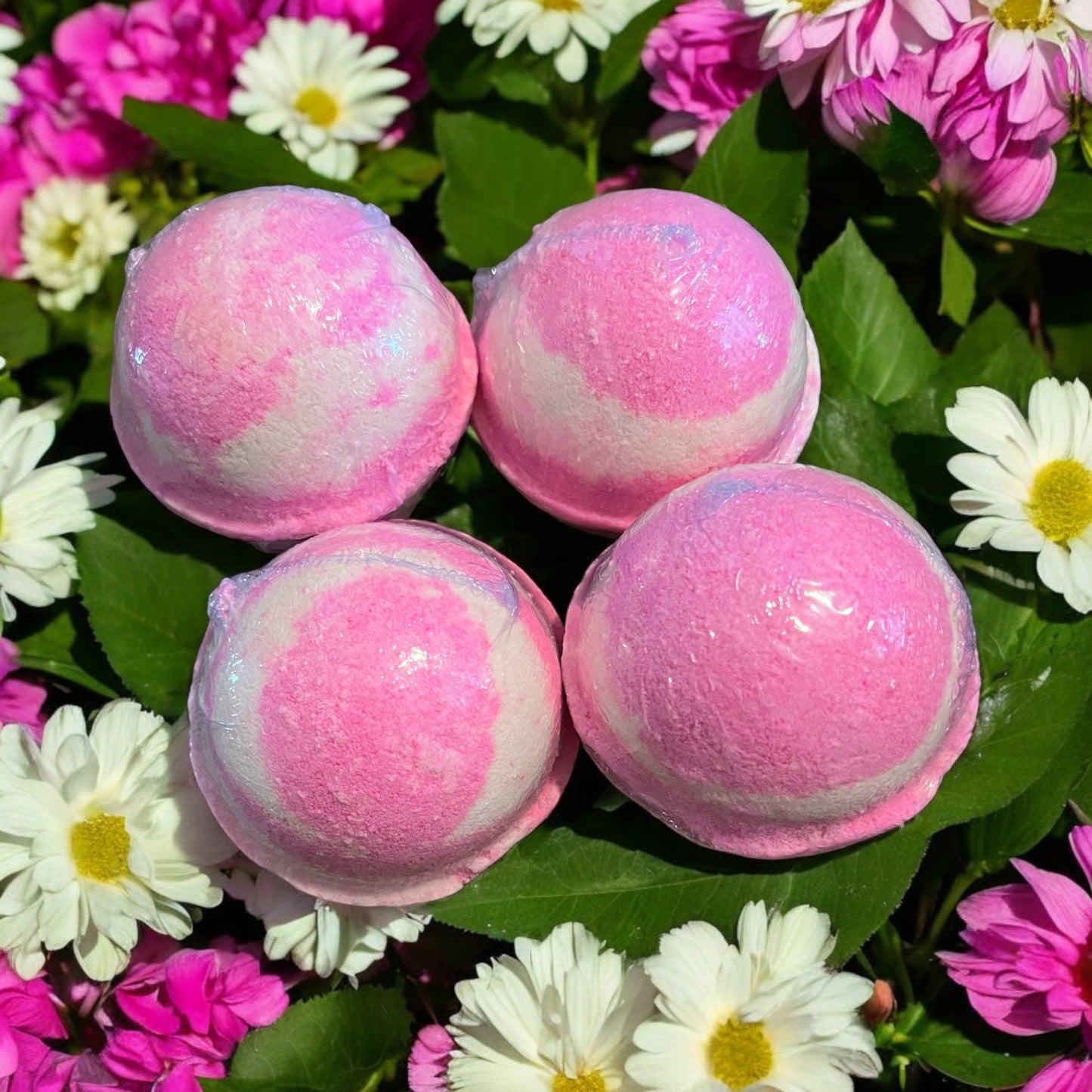 Marshmallow and raspberry bath bomb 💫