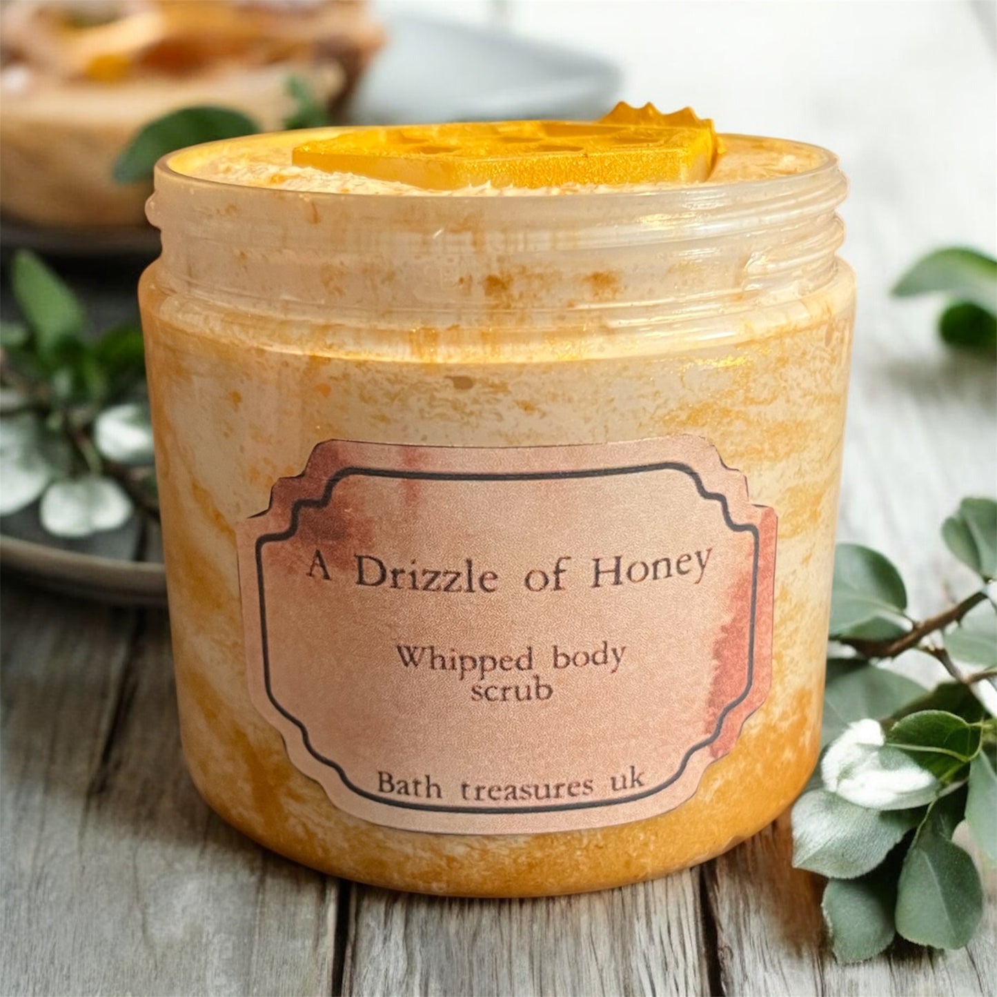 A drizzle of honey whipped body scrub 💫