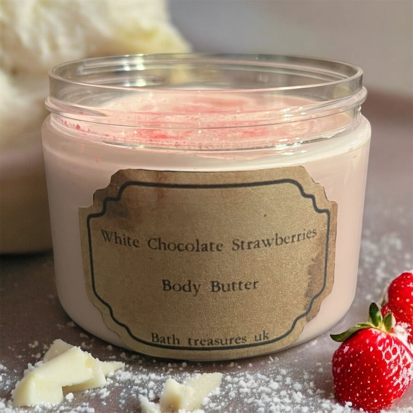 White chocolate strawberries body butter 💫
