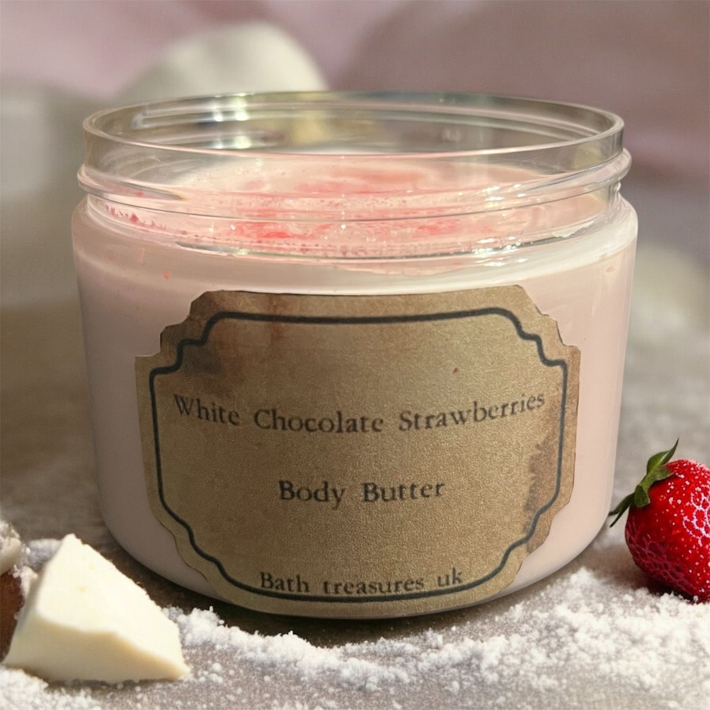 White chocolate strawberries body butter 💫