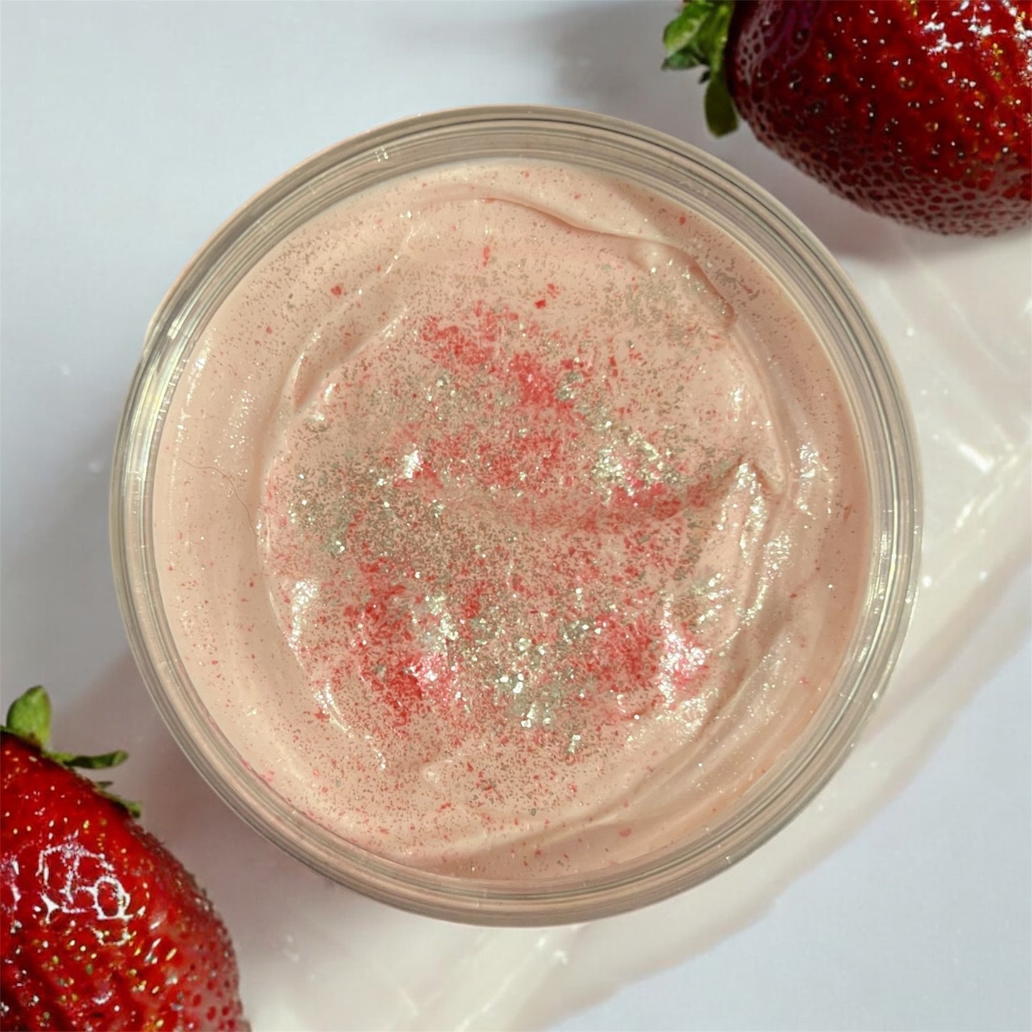 White chocolate strawberries body butter 💫