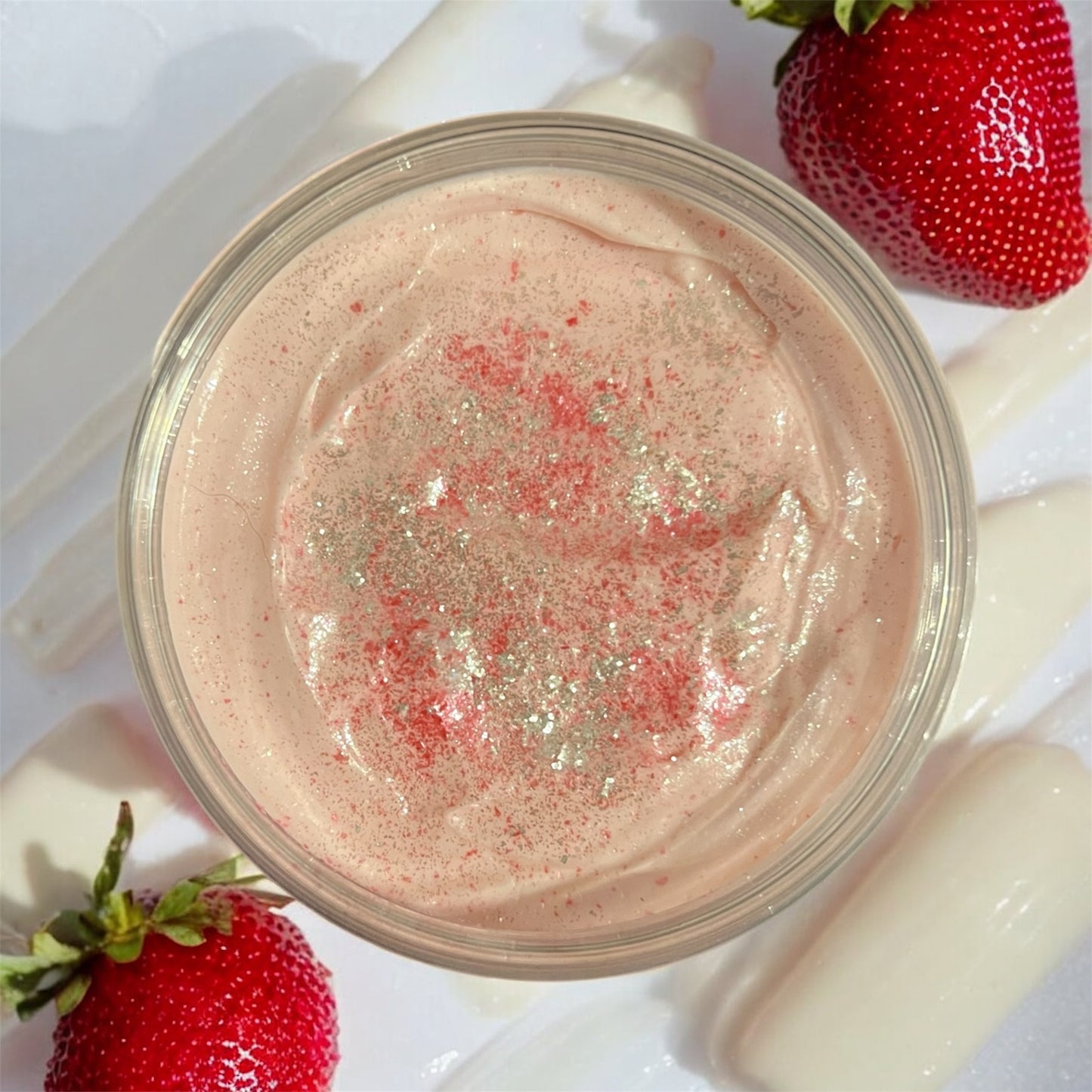 White chocolate strawberries body butter 💫