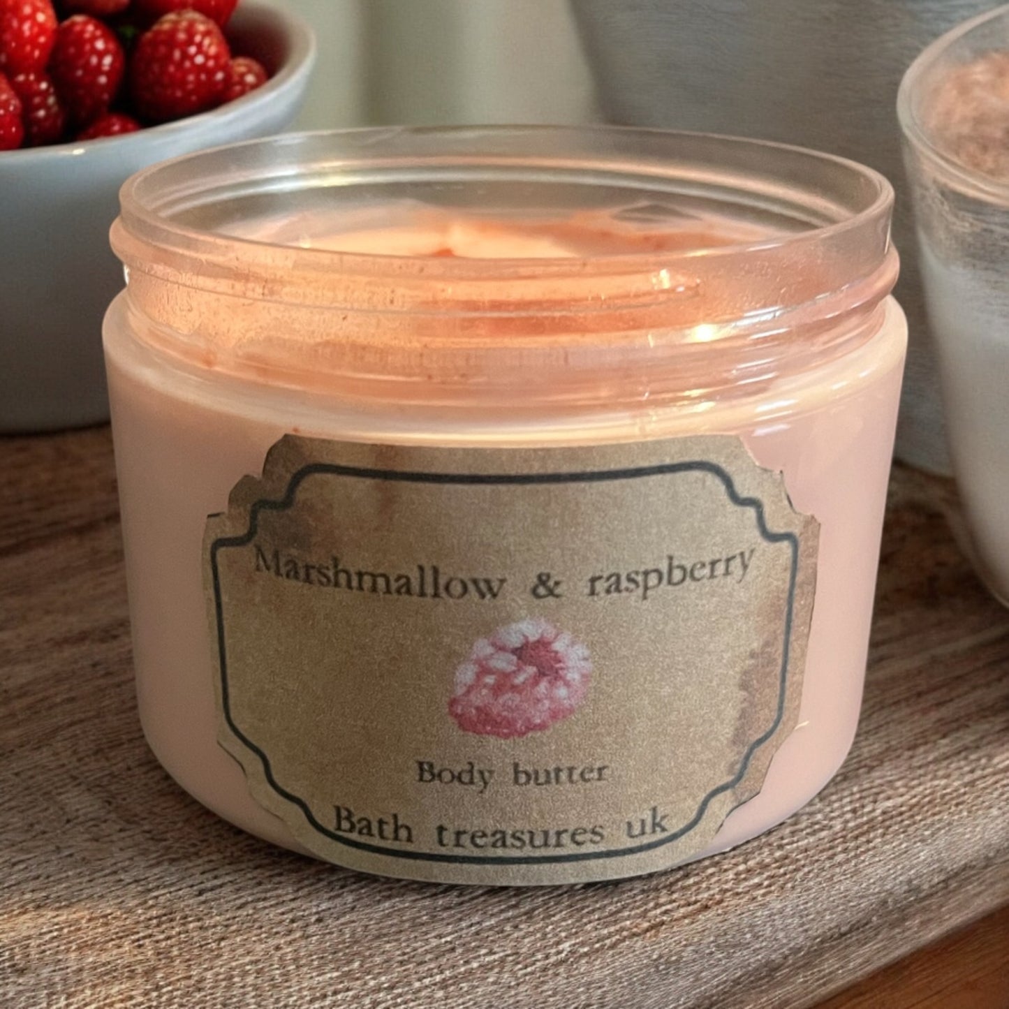 Marshmallow and raspberry body butter 💫