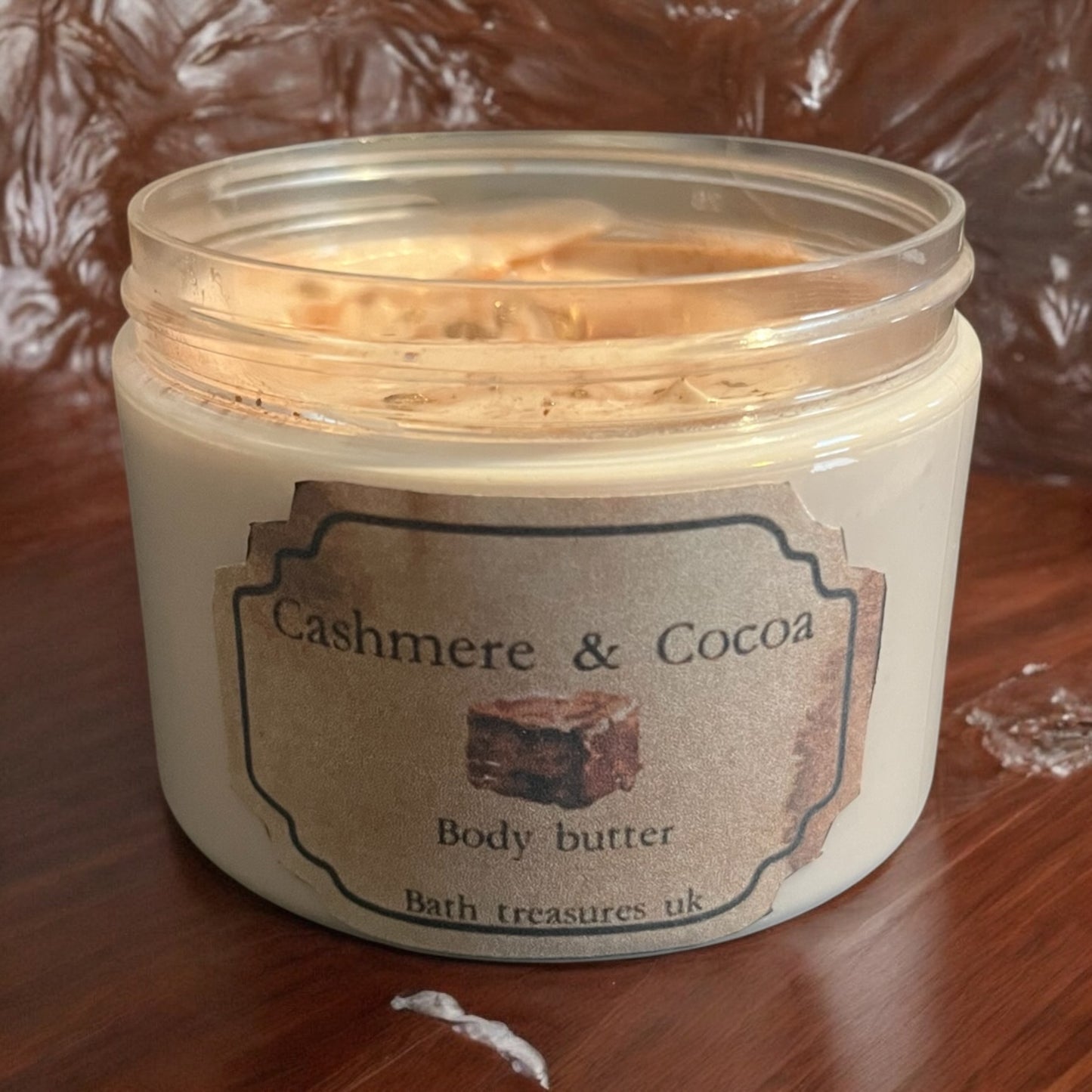 Cashmere and cocoa body butter 💫