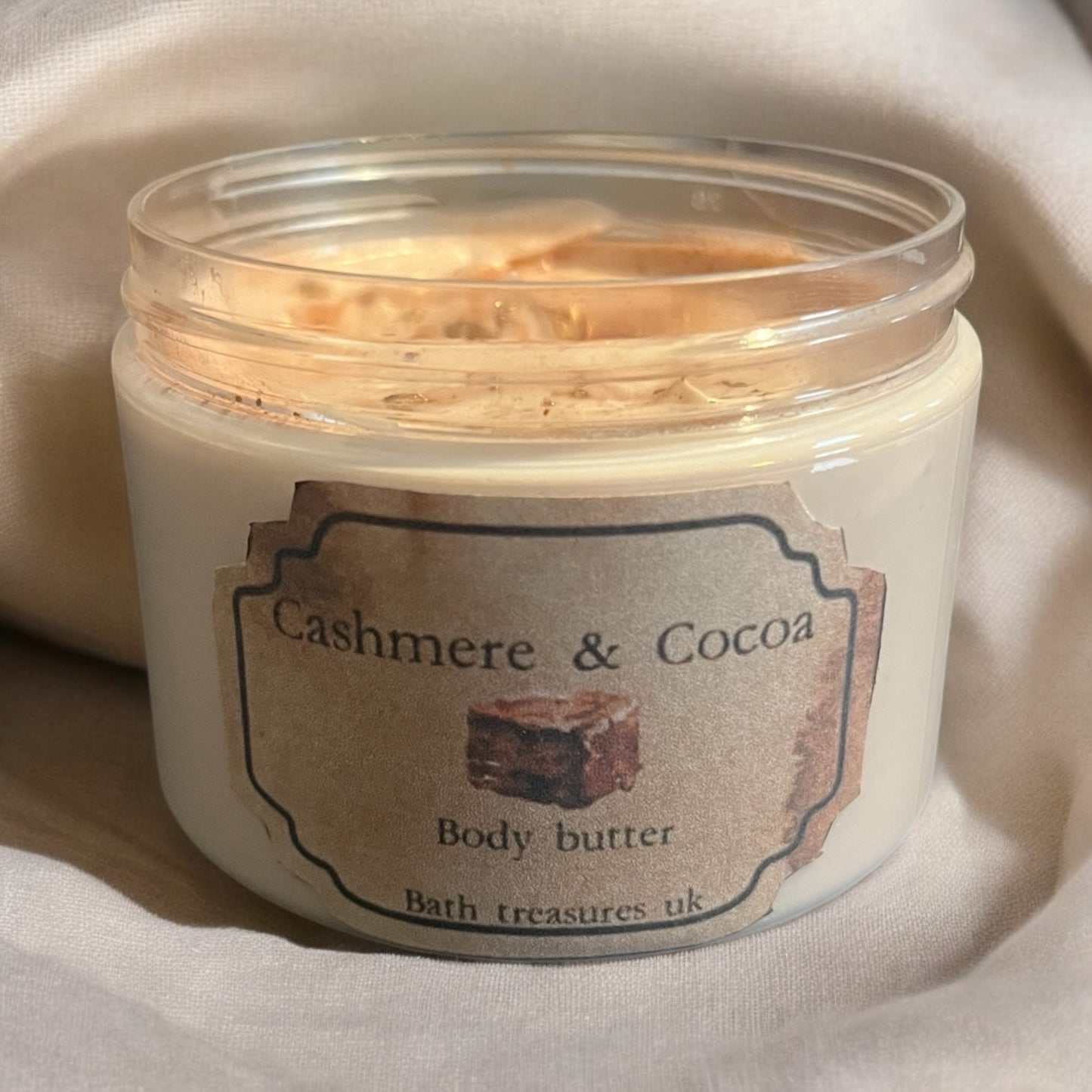 Cashmere and cocoa body butter 💫