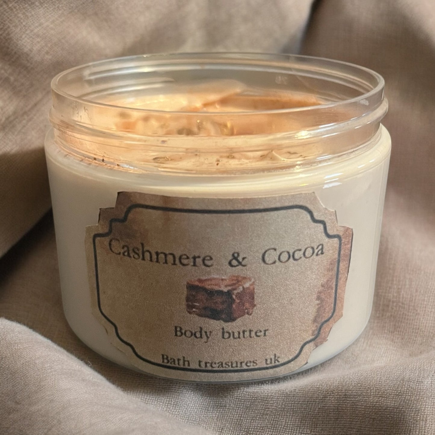 Cashmere and cocoa body butter 💫