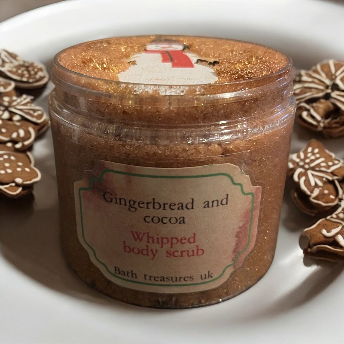 Gingerbread and cocoa whipped body scrub 💫