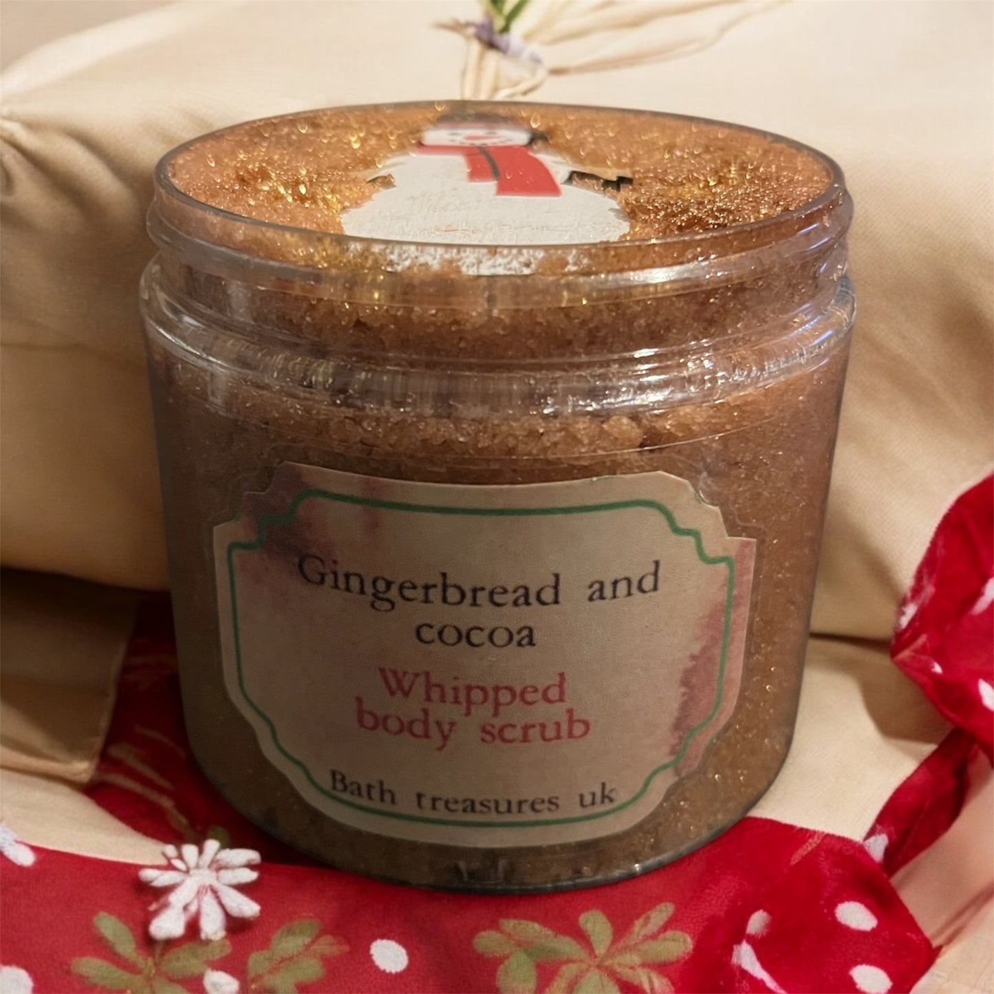 Gingerbread and cocoa whipped body scrub 💫